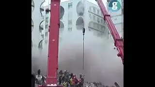 Туркияда зилзиладан уйлар ичидаги одамлари билан қуламоқда 😢