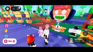 SHE ASKED FOR ROBUX AND I GAVE HER!!
