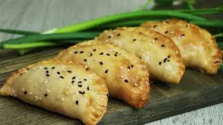I only bake chebureki in the oven. Thin dough and juicy filling.