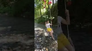 Huzur veren suyun melodisiyle ben yine türkü söylüyorum.. sağım yan solum yalan