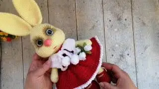 зайка Кнопочка, игрушка в платье крючком