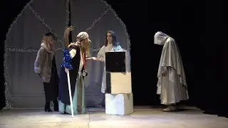 Новая гуманитарная школа. Новый год-2023-24. Новогодняя учительская сказка. 27.12.23. Средний план.