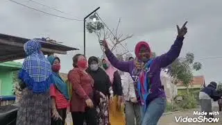Kegembiraan Panen raya lele di kampung tangguh Wira Secang