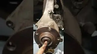 Замена поворотного кулака AUDI A6