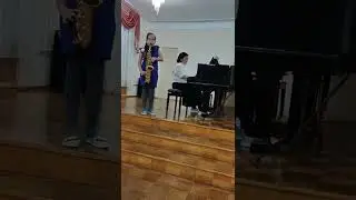 Американская песня,,Чарли и медведь