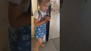 Кошка принесла домой птенца😱 #длядетей