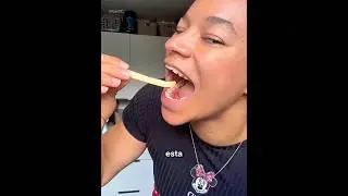 Ela Não Consegue Morder A Comida 😱 