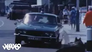 The Clash - (White Man) in Hammersmith Palais (Official Video)