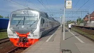 Электропоезд ЭД4М-0452 "ЦППК" рейсом "РЭКС" №7172 «Москва(Курский-Вокзал)-Крутое».