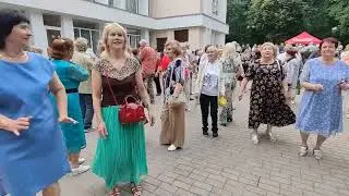 она любила розы..........16.06.24 Гомель парк Луначарского 🥰