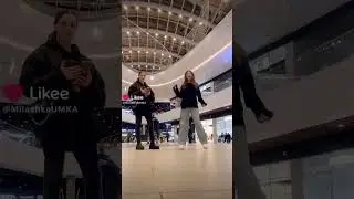 Милана Хаметова танцует под песню Лиды