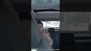 Конфликт в такси.Виноват водитель , что она опаздывает.