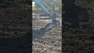 МТЗ 82.1 Екскаватор. Копаем порыв. MTZ 82.1 Excavator. Digging a rush