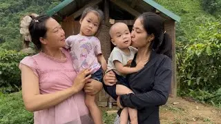 Ngoan and her 2  young children visited Noi,who was pregnant and facing difficulties and needed help