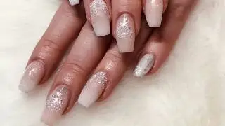 Last Christmas Nails of 2019 - Glitter Baubles - The Glitter Fairy