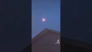 This blood moon has so much light that you can’t even see the half part lol