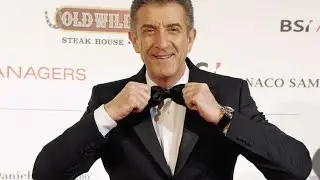 Ezio Greggio e Nino D'Angelo in un corpo di un 100enne