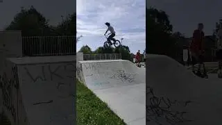 трюк на bmx 540 fly box #bmx #бмх #bmxlife #dimabar #трюкинабмх #bikelife