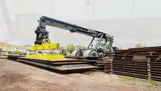 Umschlag Blechtafeln: Stapler vs. Reachstacker