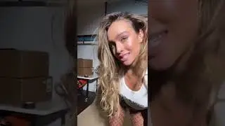 Sommer Ray’s ass in fishnets!!