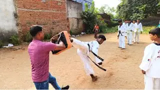 taekwondo training in school || martial arts kick training school students
