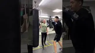 Отличное упражнение с обручем, на быстрое реагирование, точность, скорость и реакцию!