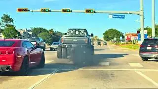 IDIOTS IN CARS 