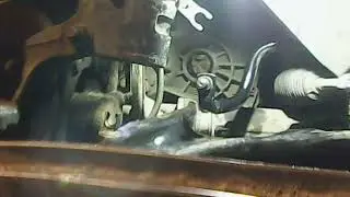 Снятие левой полуоси с коробки . Рено Кенго . Промывка шруса .