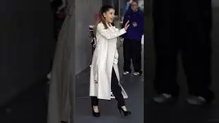 Ariana_Grande_in_high_heels_