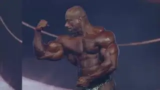 Dexter Jackson Posing at 2018 Mr. Olympia Finals