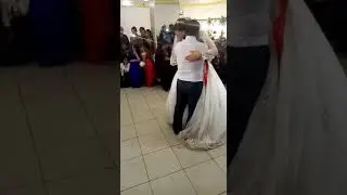 султан и палиша цыганская свадьба отец танцует с дочкай