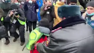 Москва  задержания  ребёнка  на митинге за Навального