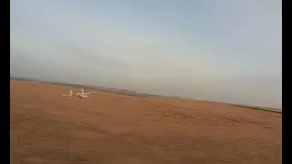 Погоня за самолетом AtomRC Killer Whale на квадрокоптере GepRC Mark4.