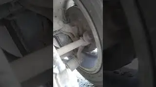 болтается заднее колесо