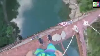 pulando a ponte mais alta ao som da mais triste™ do lupe de lupe