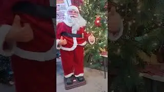 I JUST HOLD SANTA THEN HE DANCES🥰🎅🧑‍🎄🤶😂 #trending #santaclaus #shorts #trending #viral #satisfying
