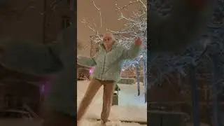 ура в москве снег