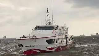 Detik Detik KAPAL FERRY DUMAI MALAYSIA DIHANTAM OMBAK BESAR || Penumpang Panik Cuaca Buruk