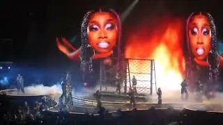 Missy Elliott - Get ur Freak on/Lick Shots (Live in Montréal)