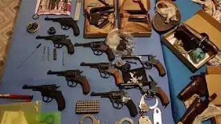 ФСБ показала арсенал, изъятый в ходе спецоперации против подпольных оружейников