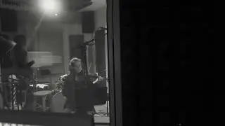 Ali Helnwein - Iris String Session