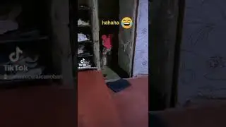 My little sister was in the bathroom peeping 🙄 😒 😂 😐 🤣 😑 🙄 😒