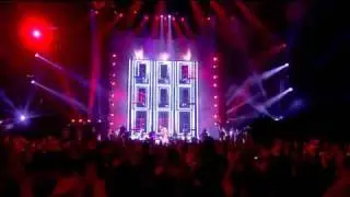 MTV EMA's 2010 [Caja Magica] - Shakira (LOCA - WAKA WAKA)