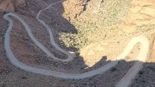 SUV Off Road to Shafer Trail and Dead Horse Point #moabutah