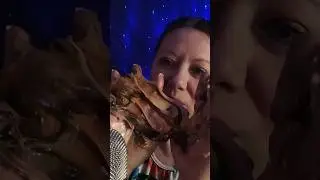 Нашла слайм с шоколадной прослойкой.  