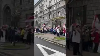 В данные минуты в Минске проходит Марш Мудрости.