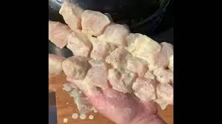 Шашлык из грудки курицы на гриле.