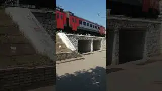 Электропоезд ЭП3Д 0023 следует в депо.