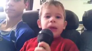 Theo 2 ans chante