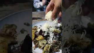 Аха готовит хрустящие баклажаны в казане